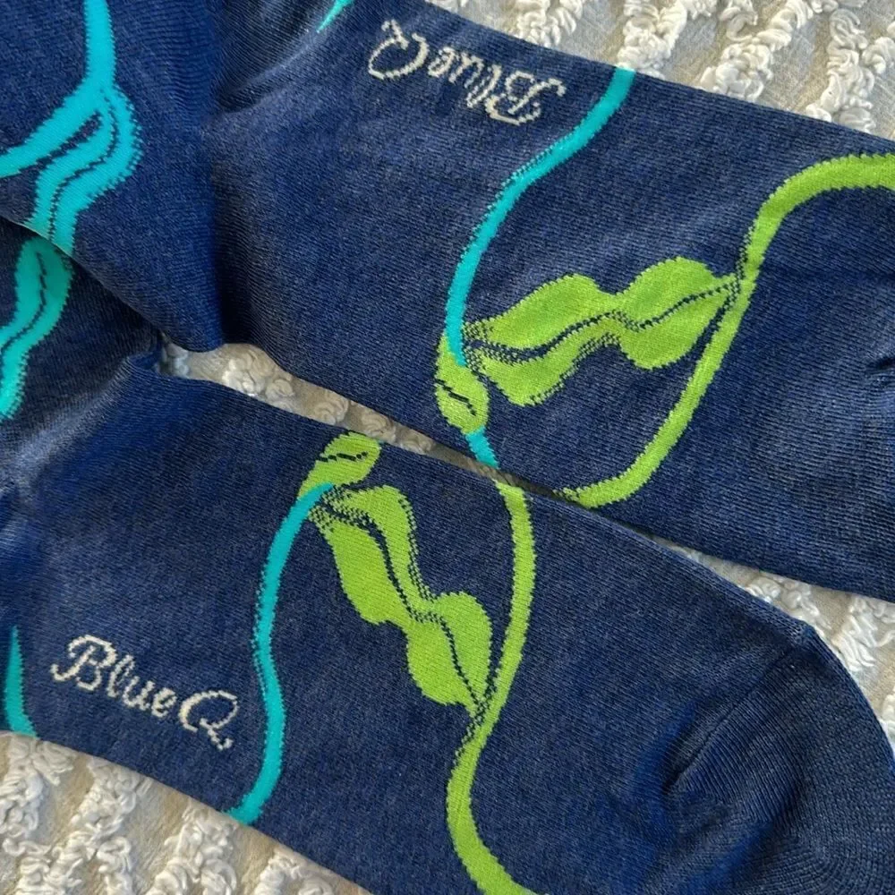 Blue Q Mens Cotton Crew Socks Love Who You Love